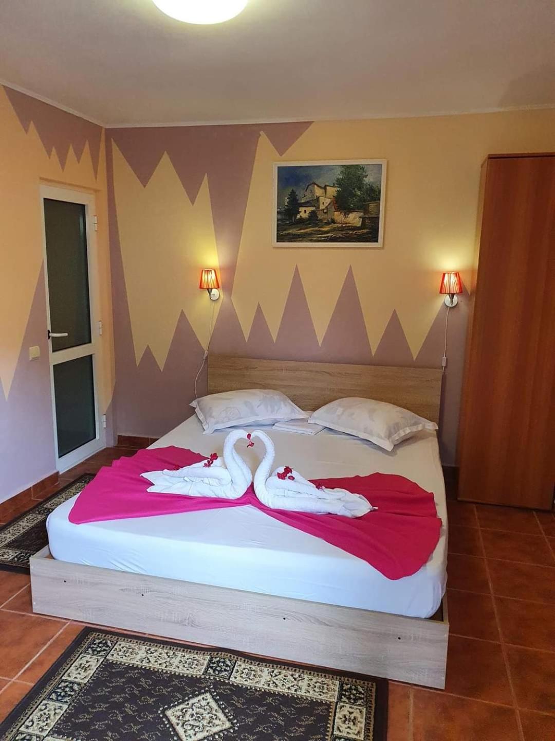 Vila Robert Hotel Schitu Buitenkant foto