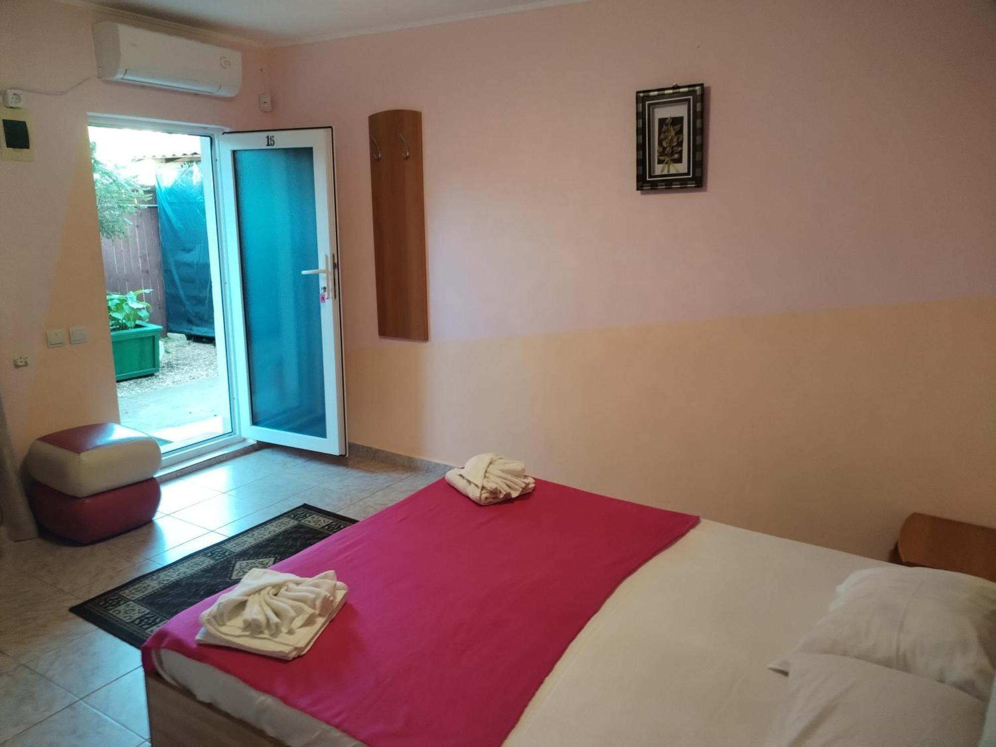 Vila Robert Hotel Schitu Buitenkant foto